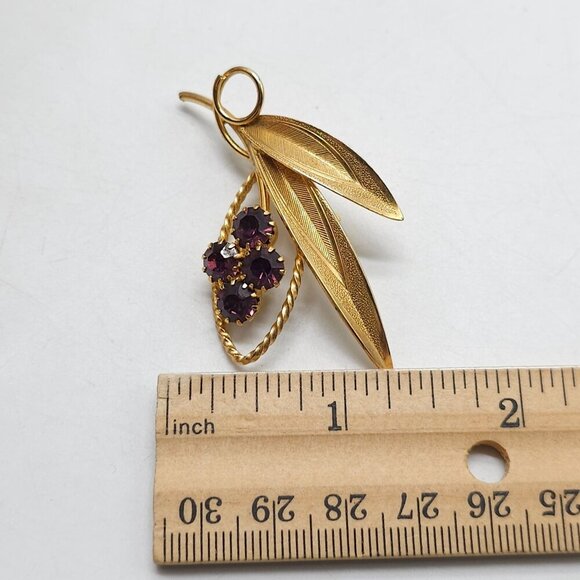 Vintage Gold Tone Leaf Brooch With Purple Rhinestones - Picture 4 of 4